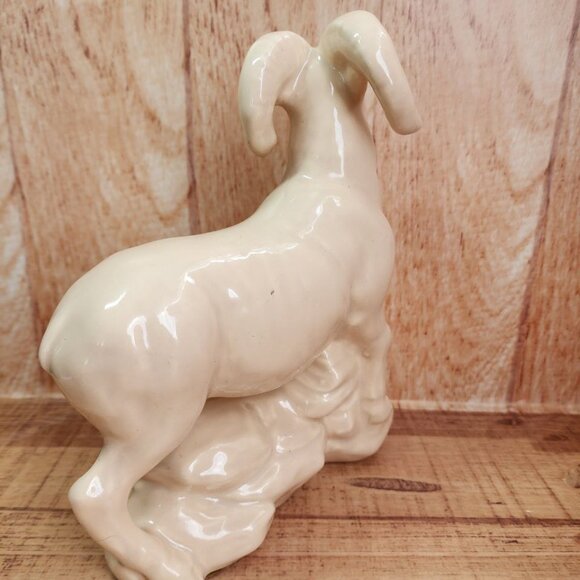 Canadiana Pottery - Beige Ram Part of The Collectables (#317) - Picture 9 of 11